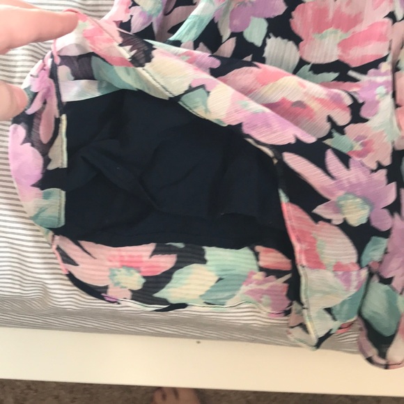 Floral romper, soft material under the silk. - Picture 4 of 4